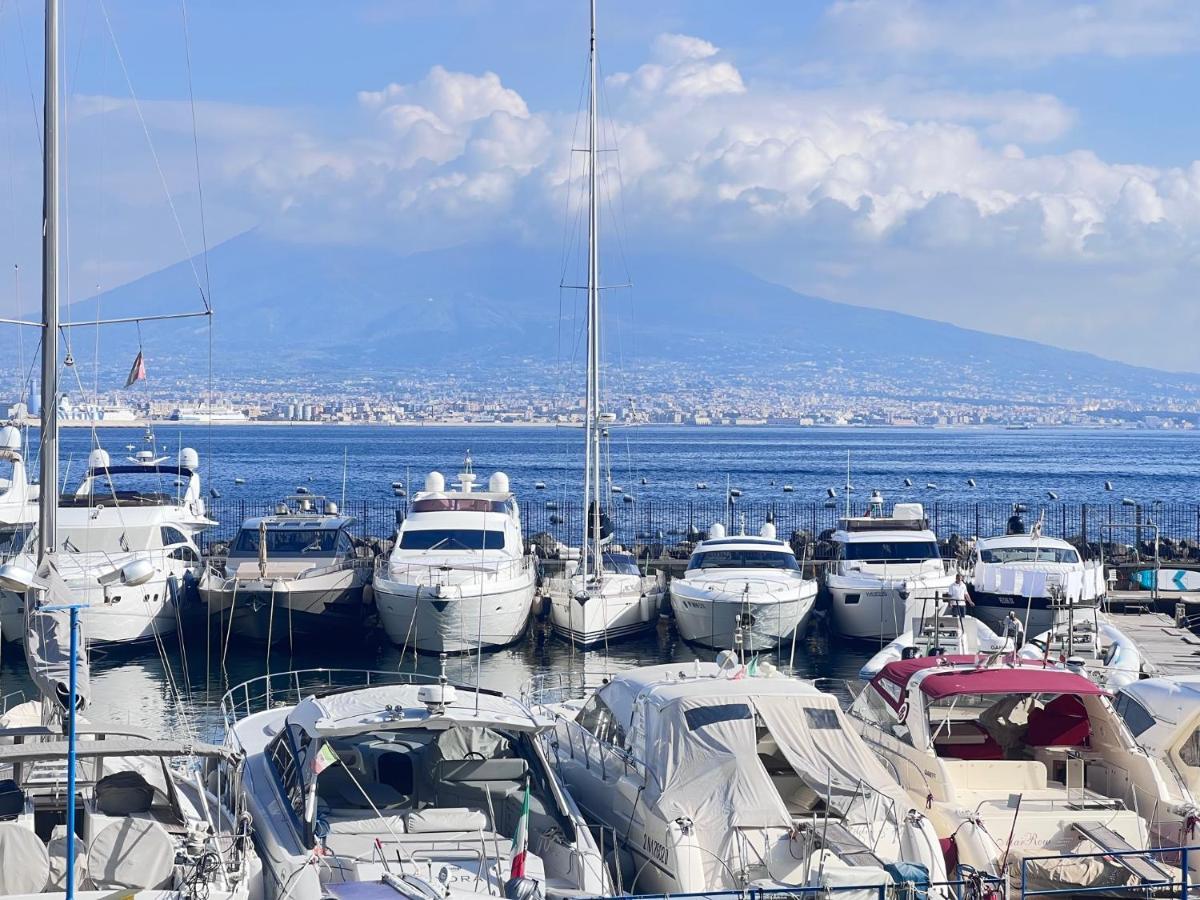 Residenza Borgo Marinaro Apartment Napoli Bagian luar foto